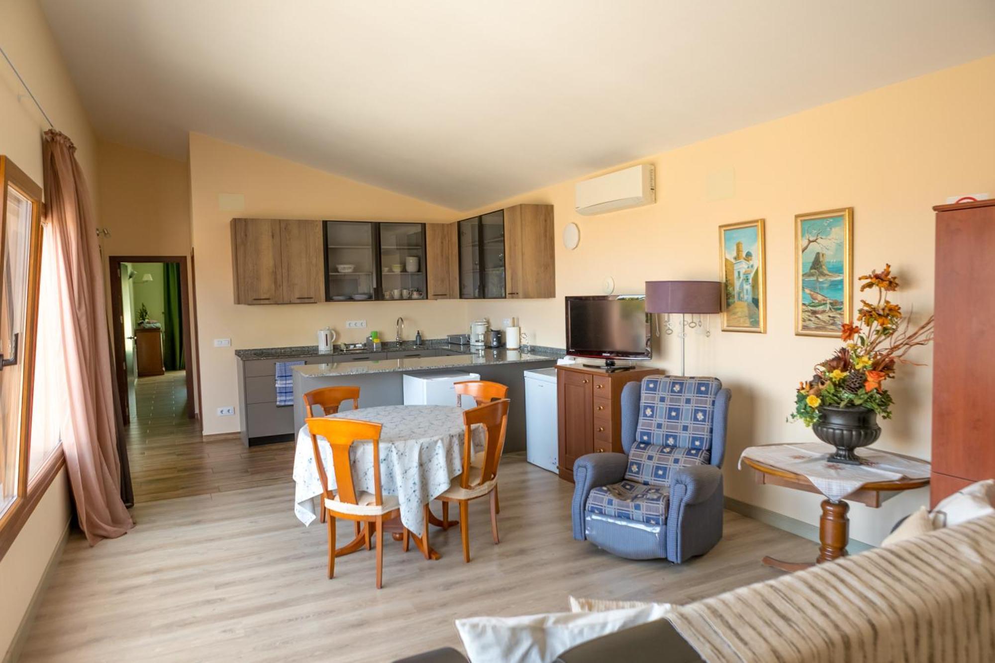 La Amistad Apartamento En Chalet Con Piscina Compartida กัลเป ภายนอก รูปภาพ